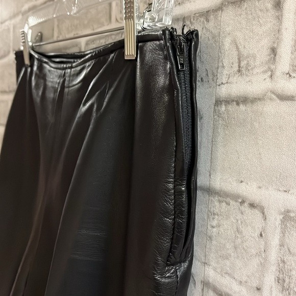 Danier women’s Vintage black Leather Pants, side zipper size 8 - Picture 5 of 9